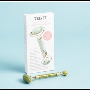 NEW IN BOX! Velvet Cosmetics Facial Jade Crystal Roller